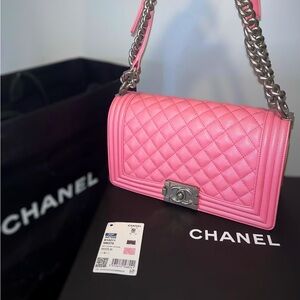 CHANEL🎀~ Pink Medium Boy Bag/ Silver detailing